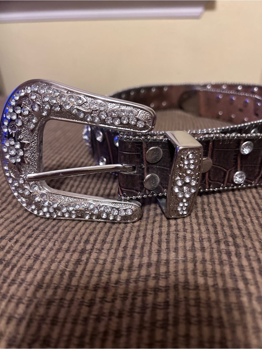 Crystal Western Style Men's Brown Leather Belt with Silver Buckle